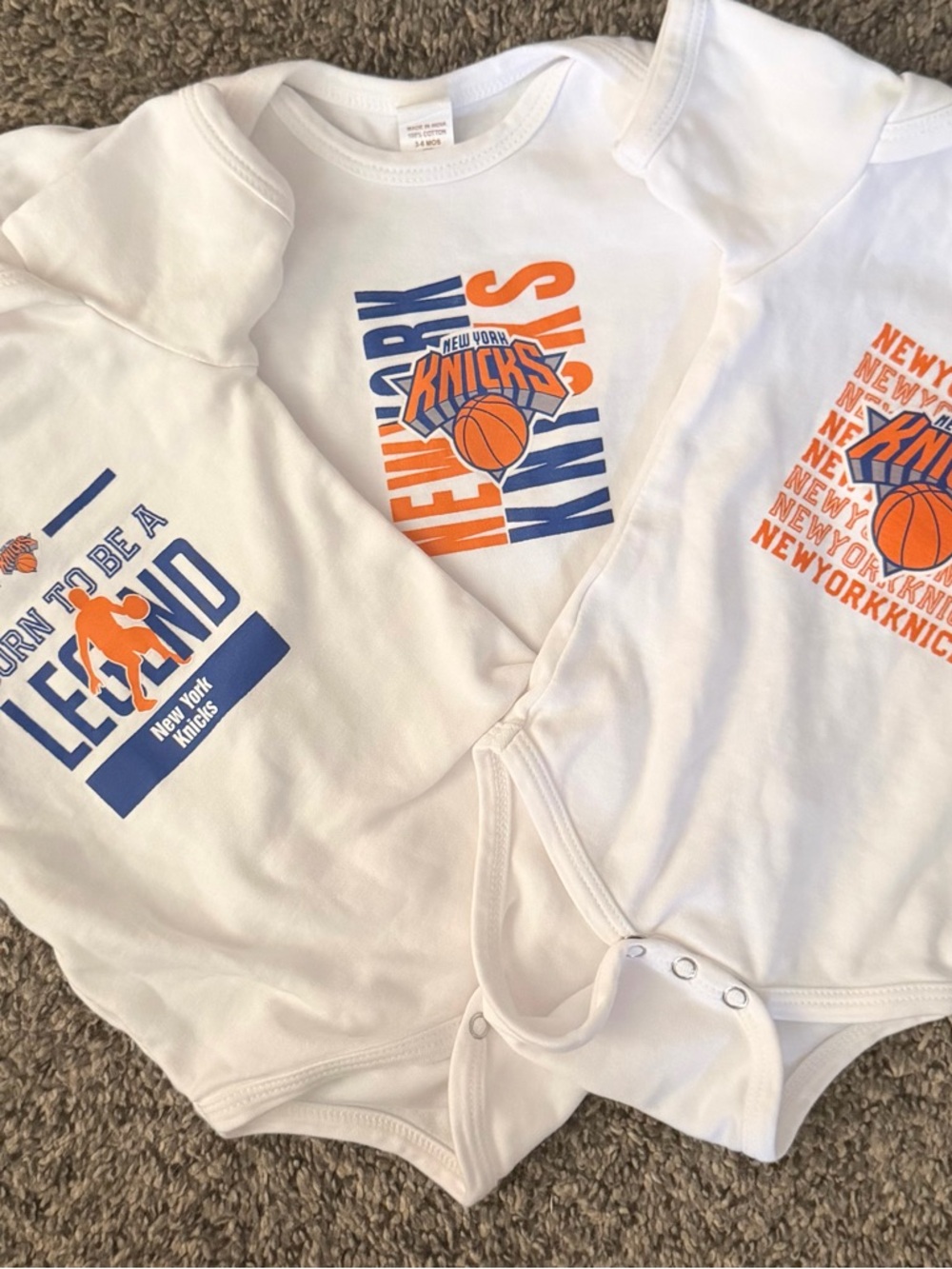 Fanatics New York Knicks White Infant Bodysuits - Official Team Logo